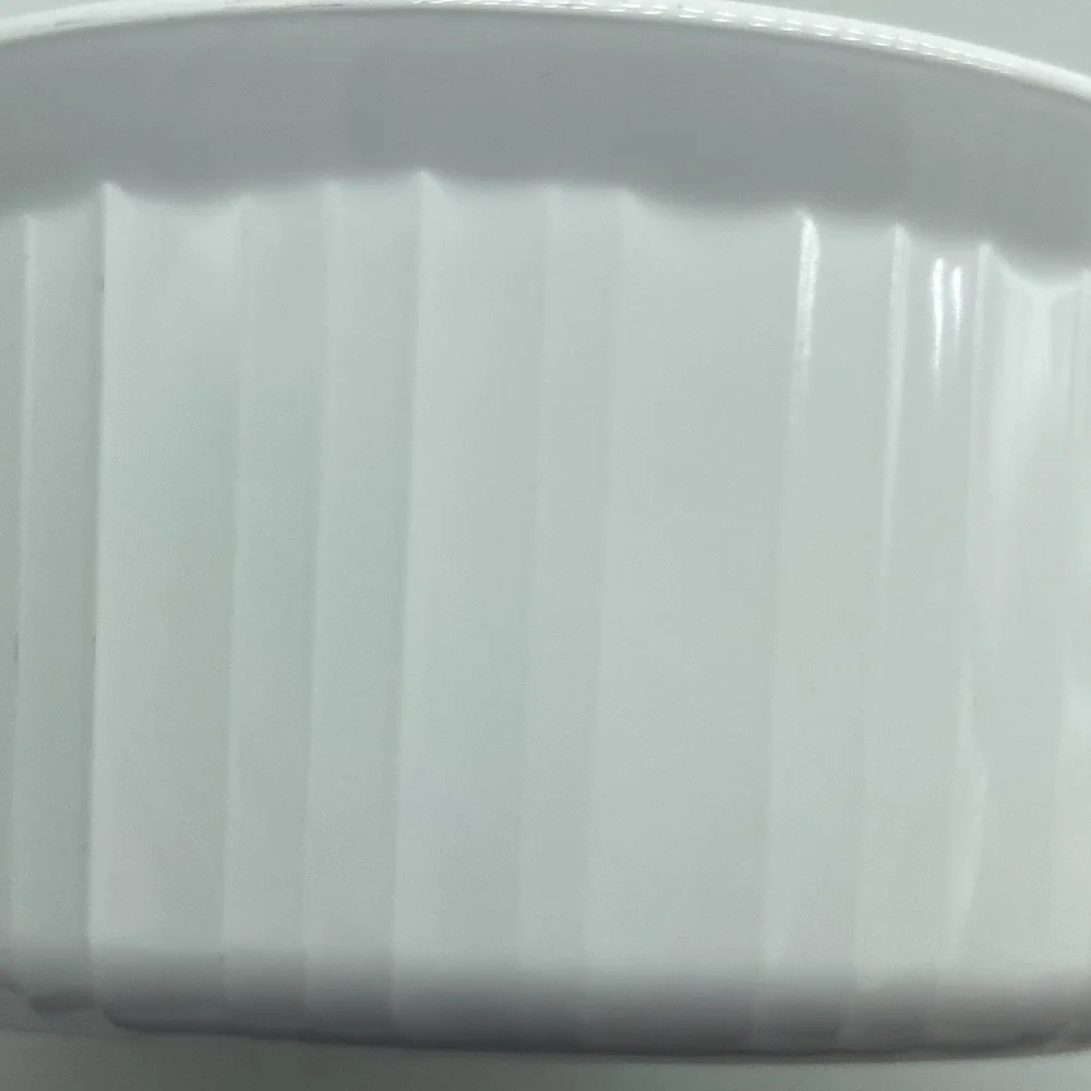 Corning Ware French White 2.5 Liter Round Casserole F-1-B With Lid